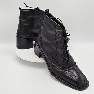 Gorgeous! Vintage Joan Helpern lace-up boots 8 1/2